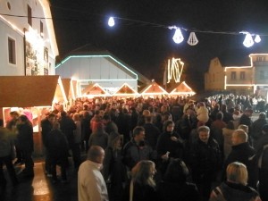 Veseli december v Sentrupertu Emin bozicno novoletni sejem Modrijani